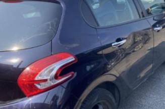 Ecran GPS PEUGEOT 208 1