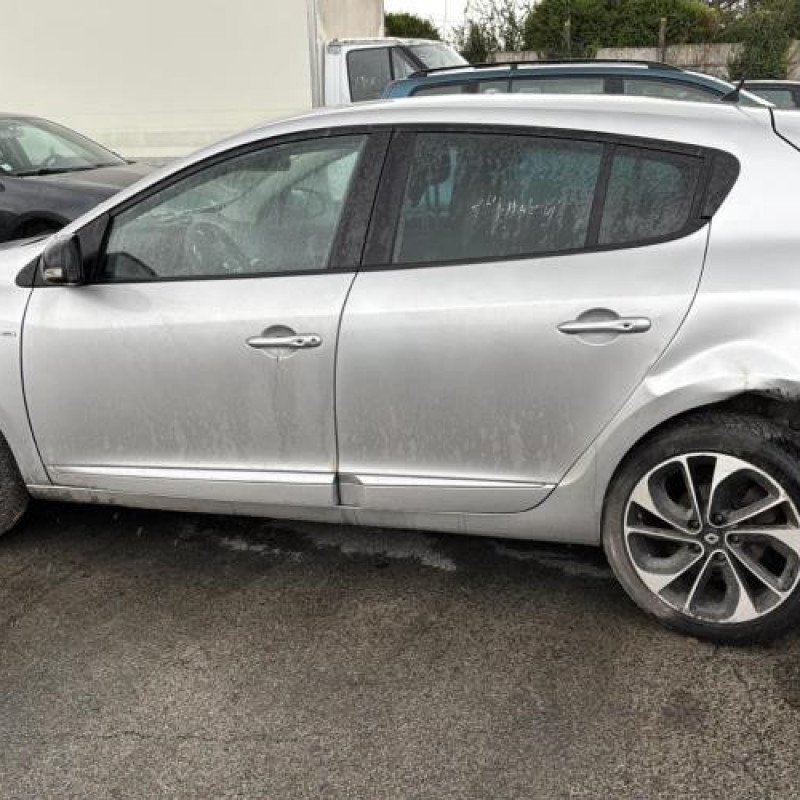 Poignee porte arriere droit RENAULT MEGANE 3 Photo n°10