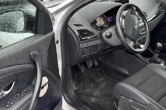 Poignee porte arriere droit RENAULT MEGANE 3