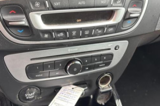 Poignee porte arriere droit RENAULT MEGANE 3
