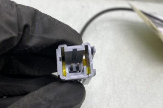 Attache ceinture avant droit PEUGEOT 208 1