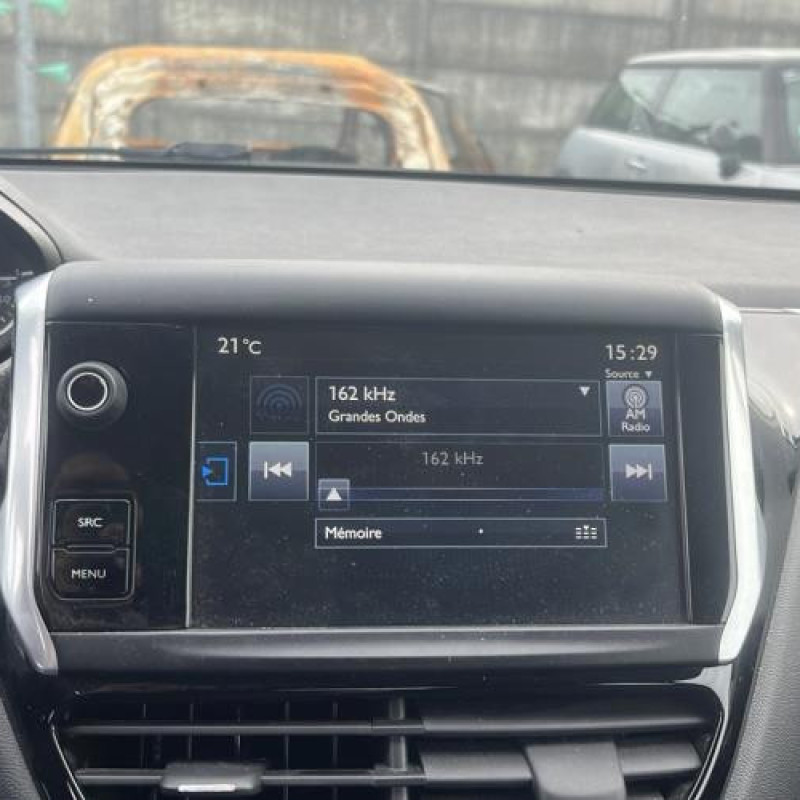 Ecran GPS PEUGEOT 208 1 Photo n°12