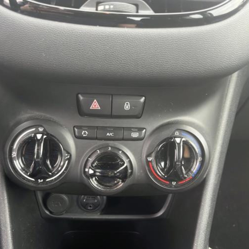 Ecran GPS PEUGEOT 208 1 Photo n°15