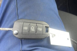 Ecran GPS PEUGEOT 208 1