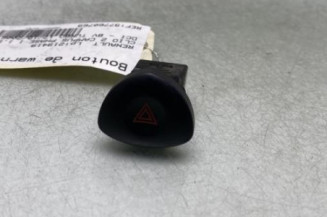 Bouton de warning RENAULT CLIO 2 CAMPUS Photo n°1