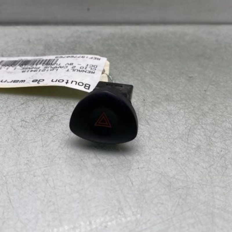 Bouton de warning RENAULT CLIO 2 CAMPUS Photo n°1