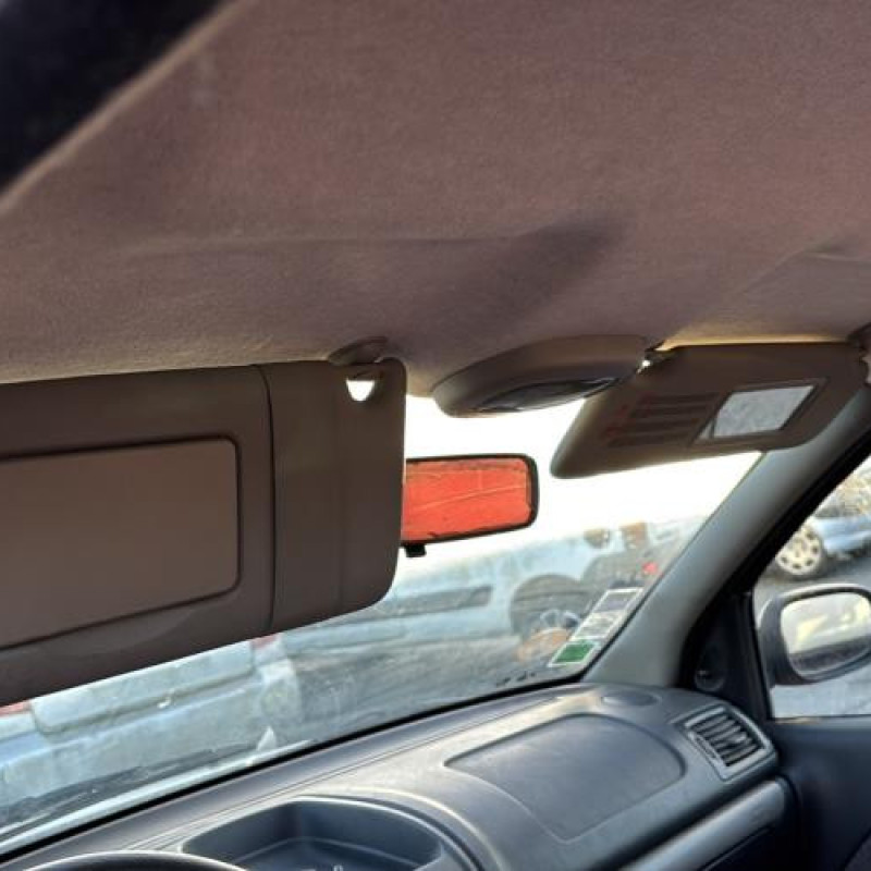Bouton de warning RENAULT CLIO 2 CAMPUS Photo n°15
