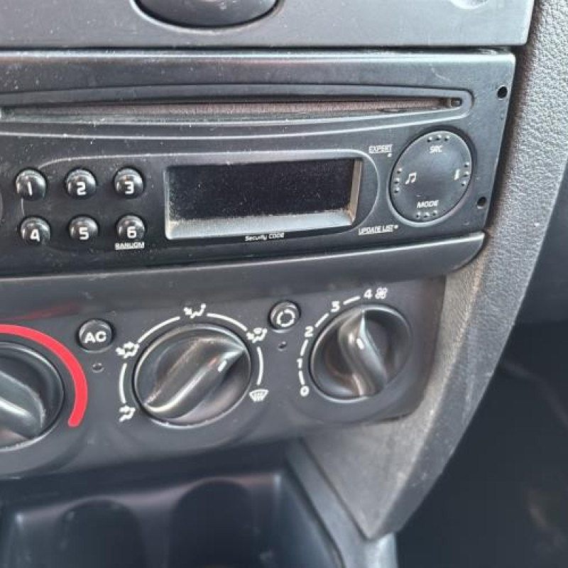 Bouton de warning RENAULT CLIO 2 CAMPUS Photo n°17