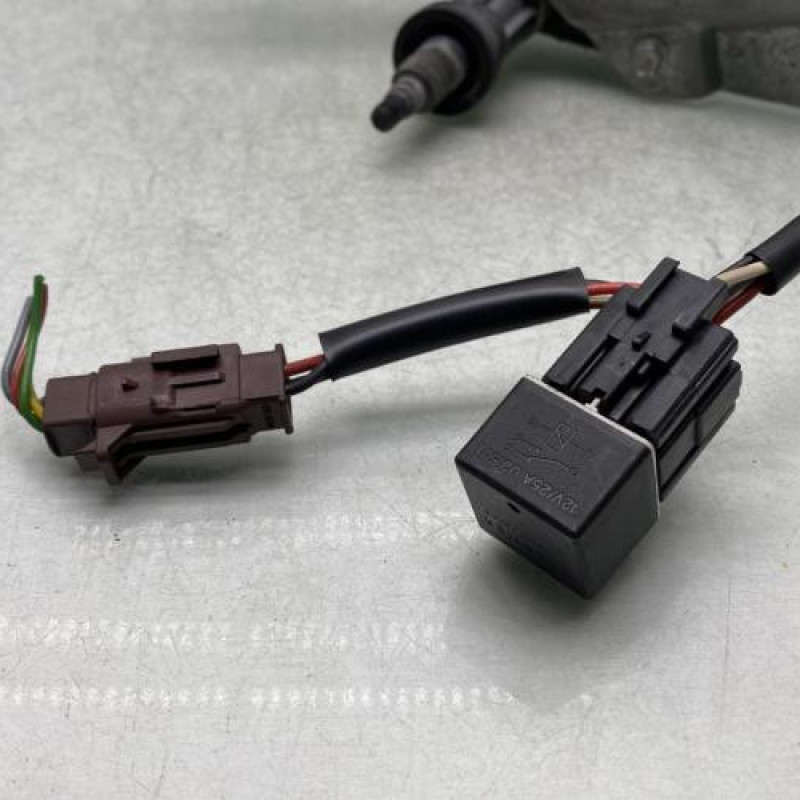 Moteur essuie glace arriere PEUGEOT 106 Photo n°3