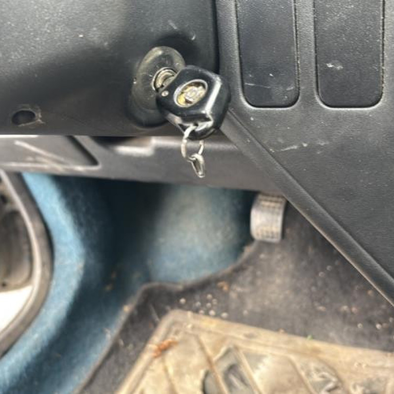Moteur essuie glace arriere PEUGEOT 106 Photo n°19