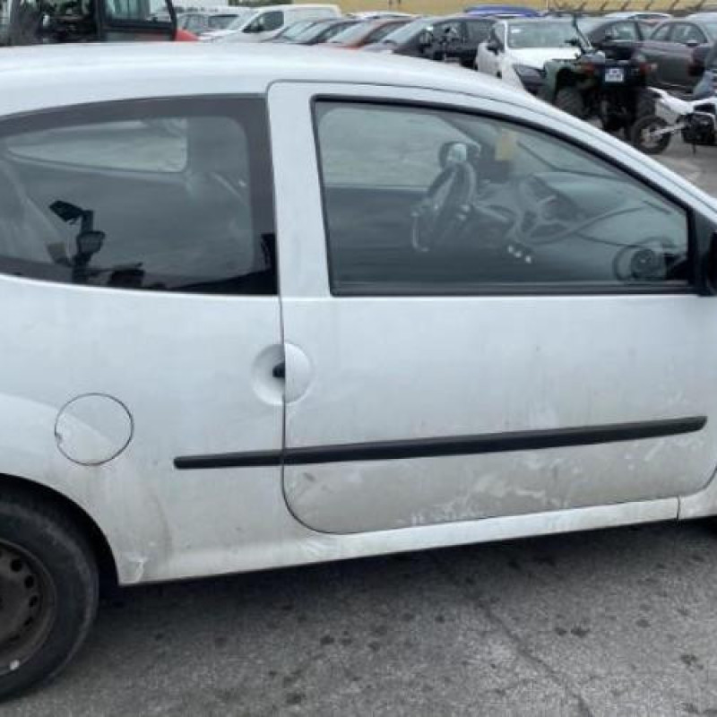 Feu arriere secondaire gauche (feux) RENAULT TWINGO 2 Photo n°9