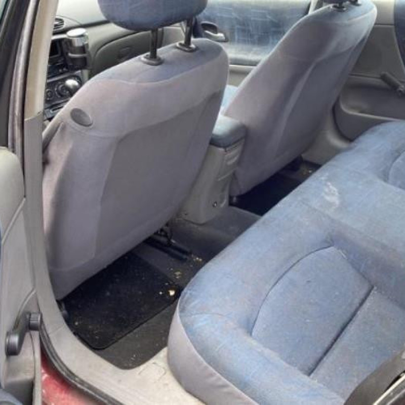 Pompe à carburant RENAULT LAGUNA 2 Photo n°16
