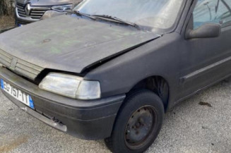 Leve vitre mecanique avant droit PEUGEOT 106