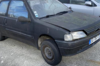 Leve vitre mecanique avant droit PEUGEOT 106