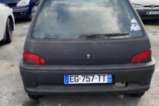 Leve vitre mecanique avant droit PEUGEOT 106