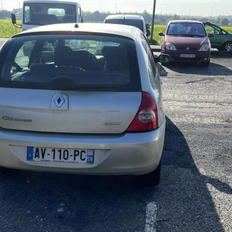 Optique avant principal droit (feux)(phare) RENAULT CLIO 2 CAMPUS Photo n°17