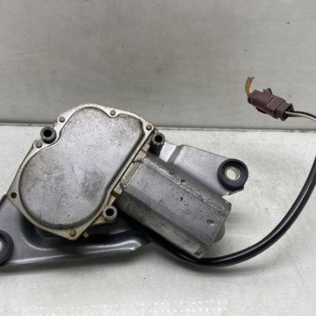 Moteur essuie glace arriere PEUGEOT 106