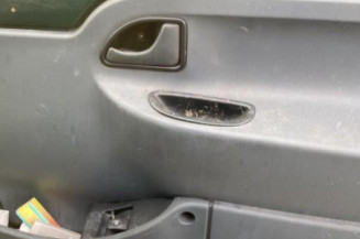 Poignee porte avant gauche RENAULT KANGOO 1