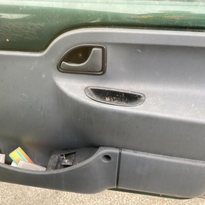 Poignee porte avant gauche RENAULT KANGOO 1 Photo n°16