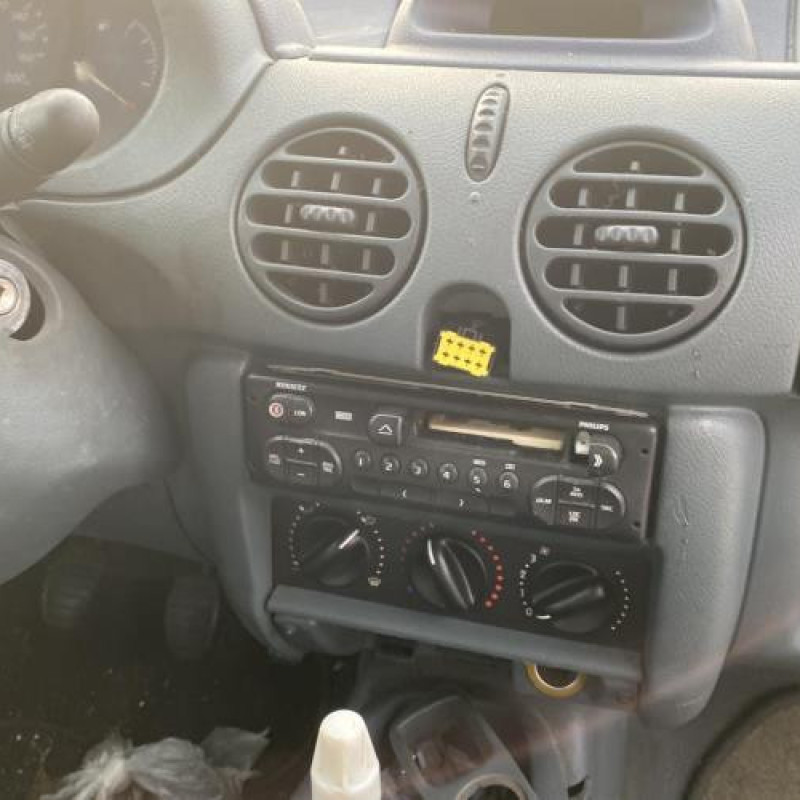 Poignee porte avant gauche RENAULT KANGOO 1 Photo n°20