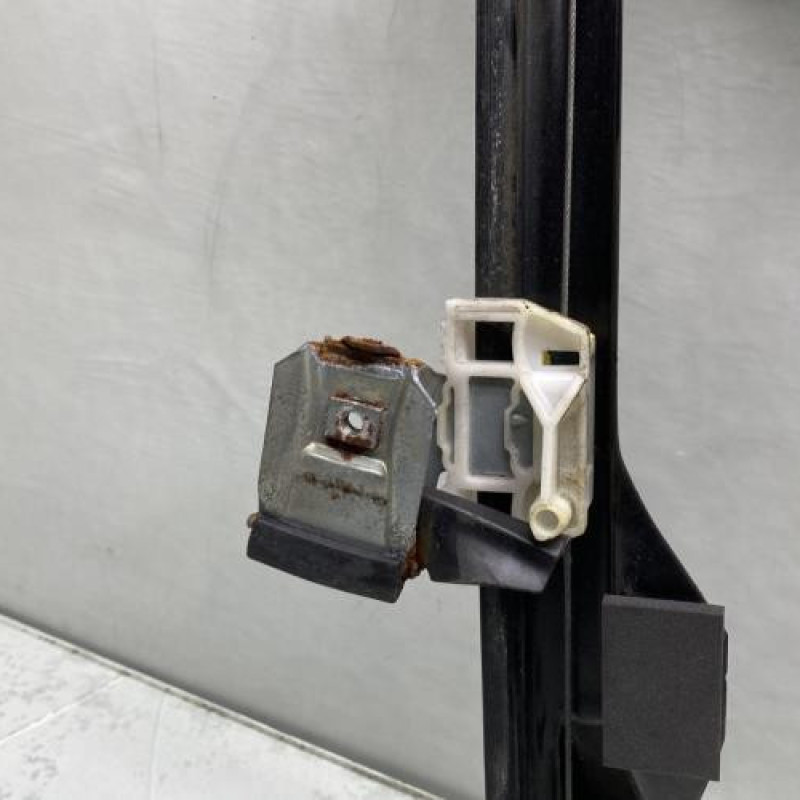 Leve vitre electrique avant droit FORD FOCUS 1 Photo n°6
