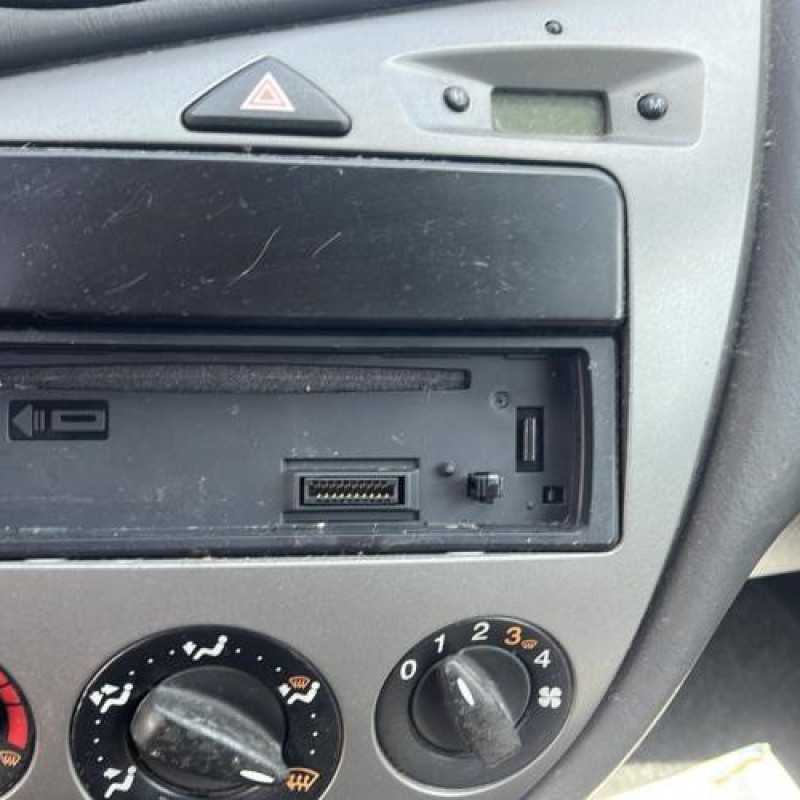 Leve vitre electrique avant droit FORD FOCUS 1 Photo n°17