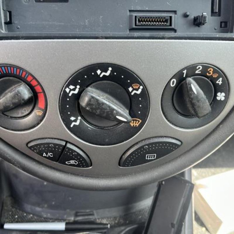 Leve vitre electrique avant droit FORD FOCUS 1 Photo n°18