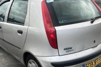 Plage arriere FIAT PUNTO 2