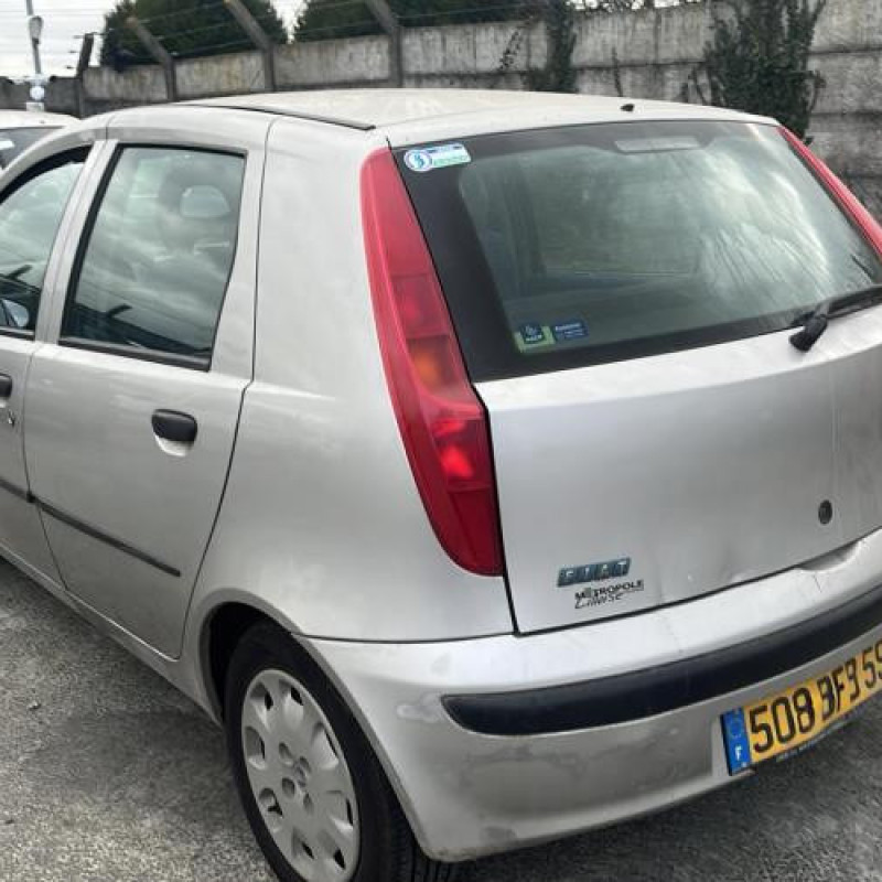 Plage arriere FIAT PUNTO 2 Photo n°10