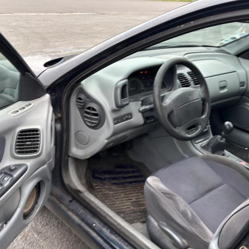 Moteur essuie glace avant RENAULT LAGUNA 1 Photo n°13