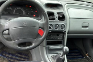 Moteur essuie glace avant RENAULT LAGUNA 1