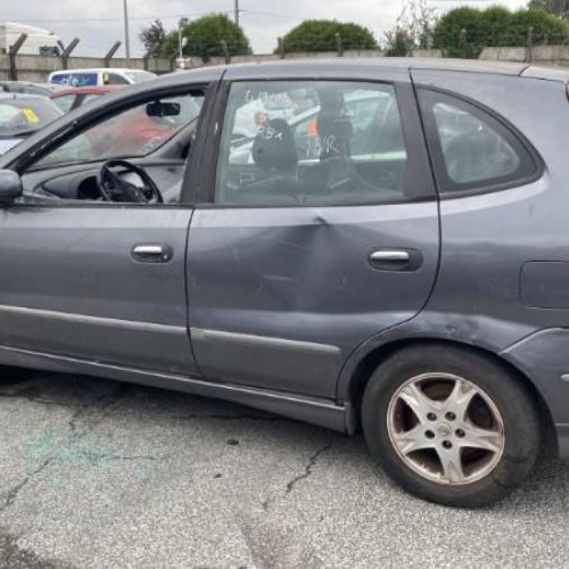 Feu arriere principal droit (feux) NISSAN ALMERA TINO Photo n°10