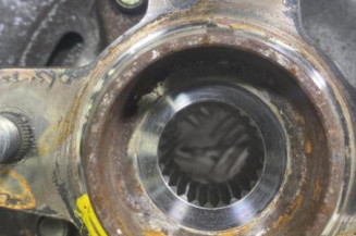 Pivot de moyeu avant droit SUZUKI IGNIS 3