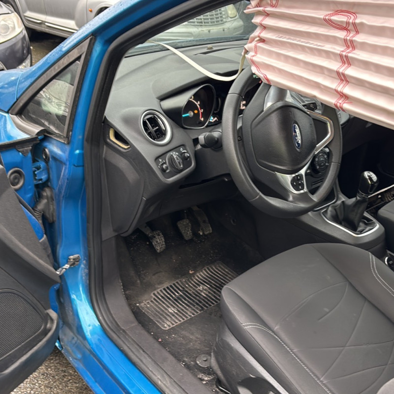 FORD FIESTA 6 PHASE 2 1.25i - 16V Photo n°9