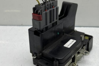 Serrure avant gauche FORD FIESTA 5