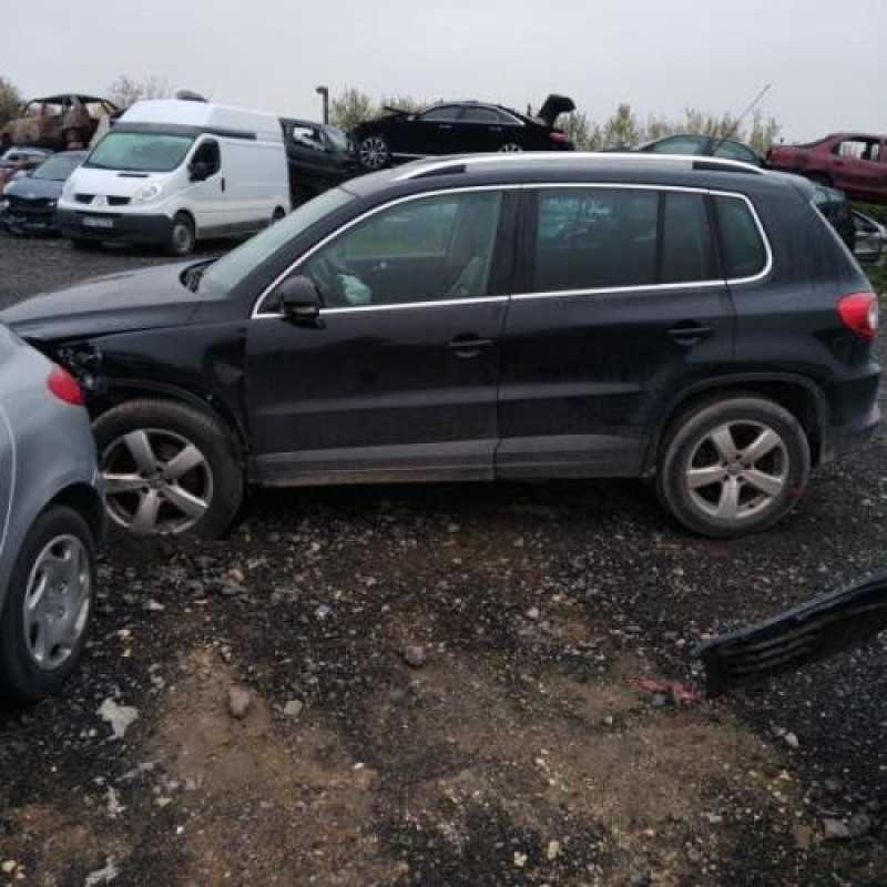 Feu arriere secondaire gauche (feux) VOLKSWAGEN TIGUAN 1 Photo n°8