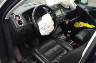 Feu arriere secondaire gauche (feux) VOLKSWAGEN TIGUAN 1