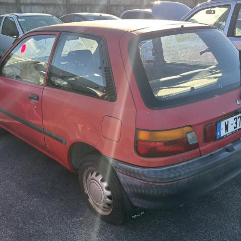 Optique avant secondaire gauche (feux)(clignotant) TOYOTA STARLET 2 Photo n°10