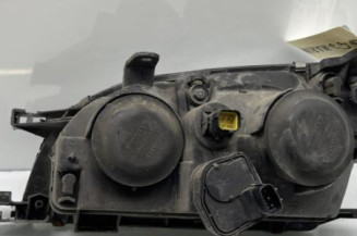 Optique avant principal droit (feux)(phare) TOYOTA AVENSIS 1