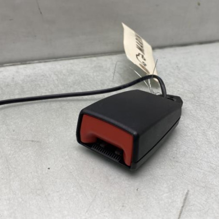 Attache ceinture arriere gauche AUDI TT 3 Photo n°1