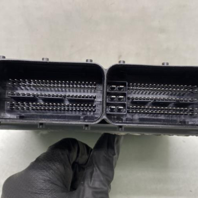 Calculateur moteur AUDI TT 3 Photo n°2