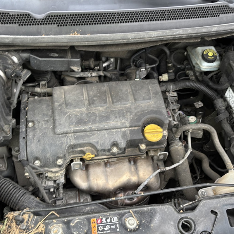 OPEL CORSA E 1.4i - 16V Photo n°24