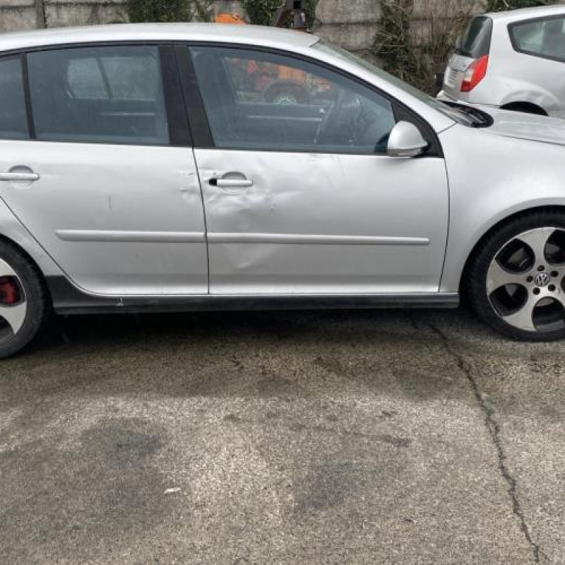 Etrier arriere droit (freinage) VOLKSWAGEN GOLF 5 Photo n°8
