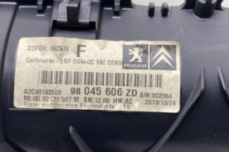Ecran GPS PEUGEOT 5008 1