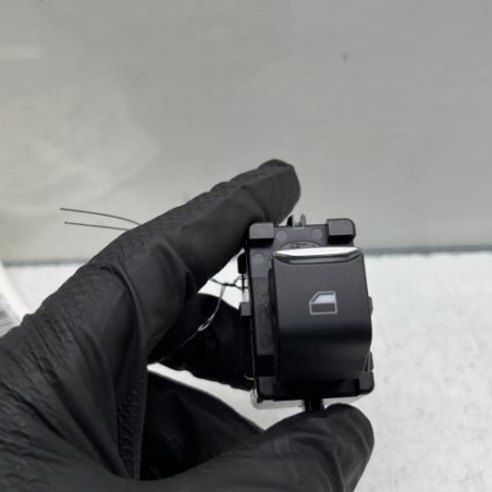 Interrupteur de leve vitre arriere droit FORD FOCUS 4 Photo n°1