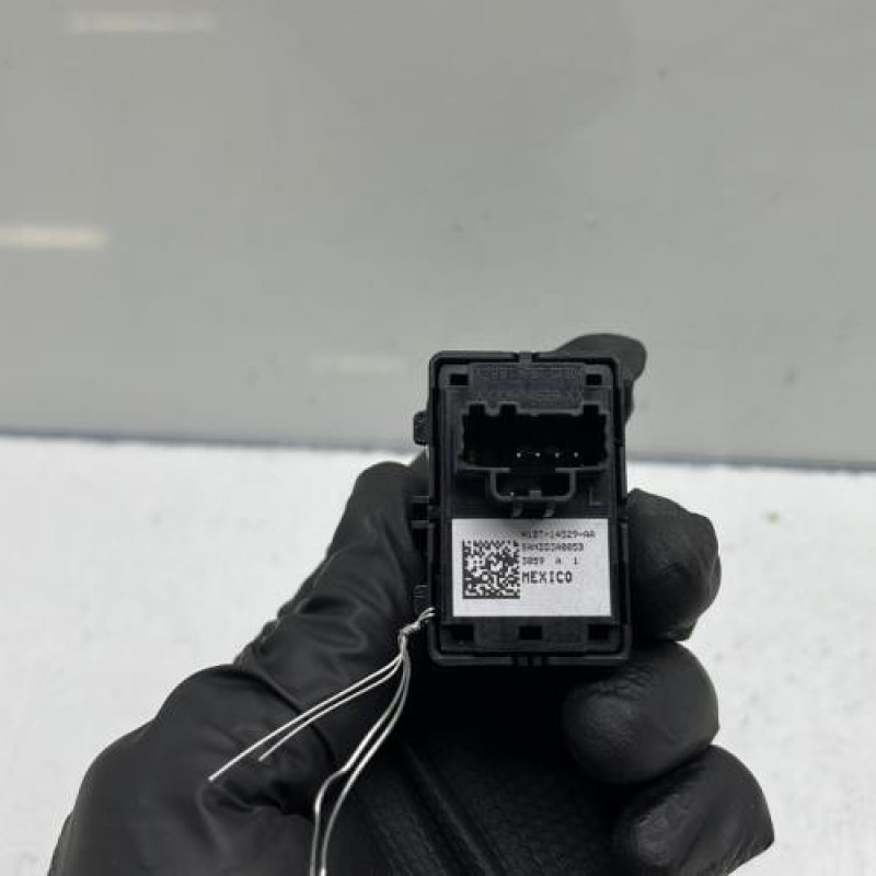 Interrupteur de leve vitre arriere gauche FORD FOCUS 4 Photo n°3