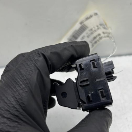 Interrupteur de leve vitre avant droit FORD FOCUS 4