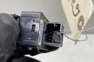Interrupteur de leve vitre avant droit AUDI TT 3