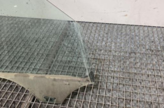 Vitre avant droit VOLKSWAGEN PASSAT 4