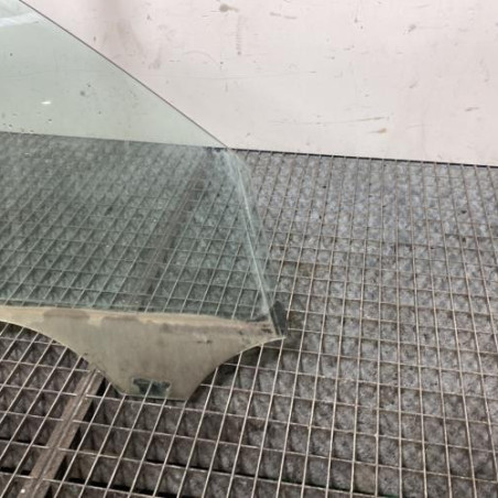 Vitre avant droit VOLKSWAGEN PASSAT 4